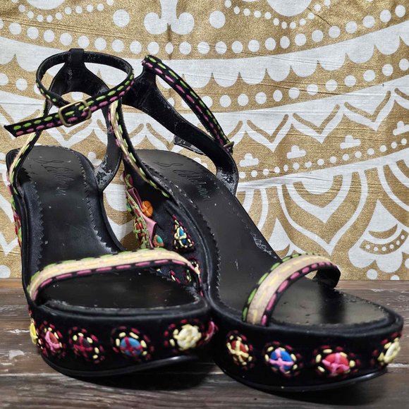 Platform Wedges, Sandals. Multi-Color Embroidery & Buttons. Sam Edelman. Size 7 - Picture 13 of 13